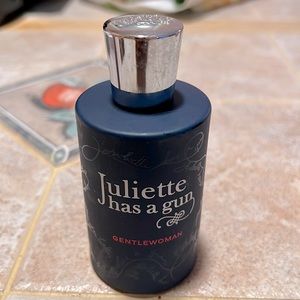 Juliette has a gun GENTLEWOMAN